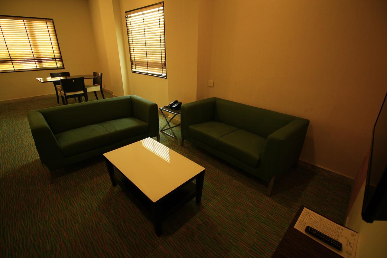 Siesta Star T. Nagar Hotel Csennai Kültér fotó